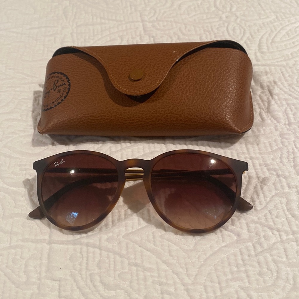 Erika Ray-ban tortoise shell, barely worn